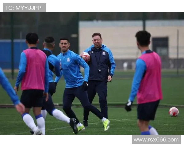 重磅专题:西安足球队如何通过包夹战术实现战术革新与团队协作提升